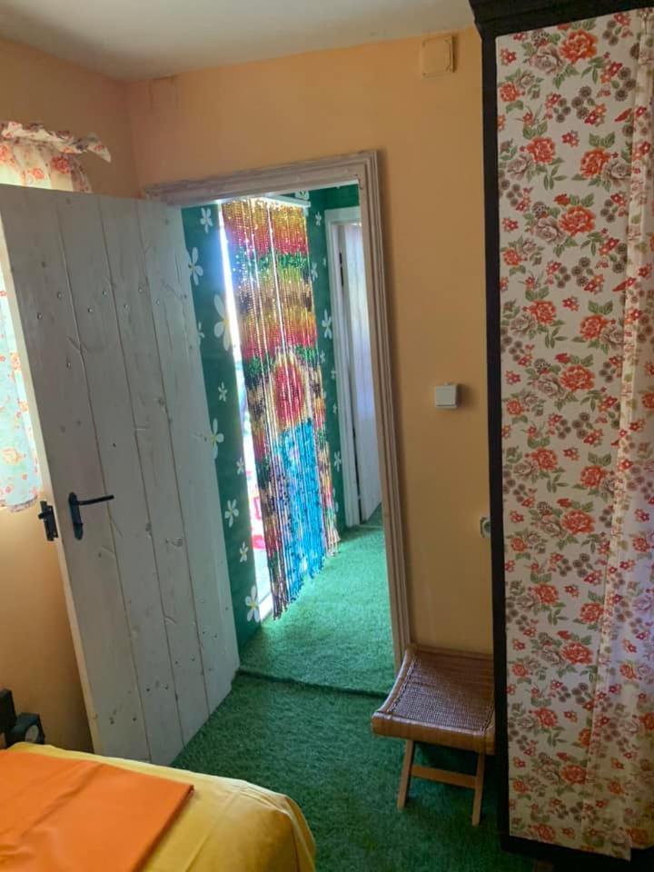 Bungalow "Pod Varbata" ロゼネッツ エクステリア 写真